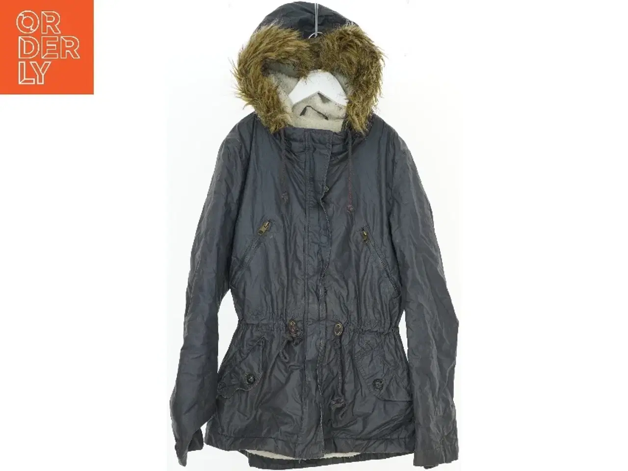 Billede 1 - Vinterjakke med hætte og pelsdetaljer fra H&M (str. S)