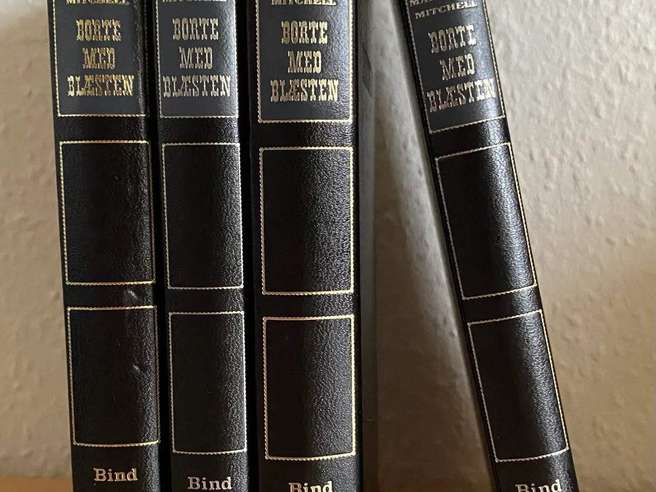 Billede 1 - Borte med blæsten- Margaret Mitchell-4 bind