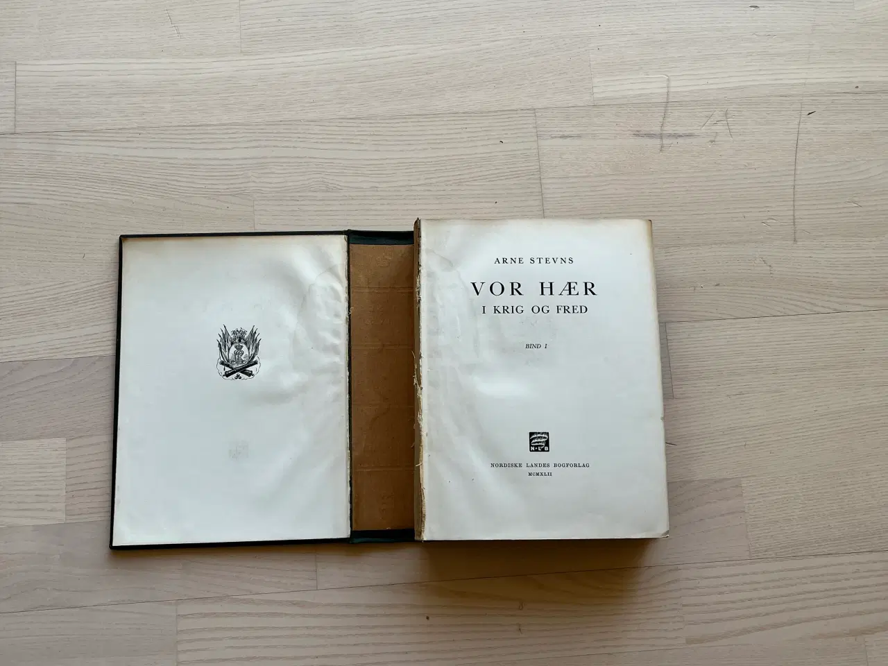 Billede 2 - Vor hær i krig og fred bd. 1 og 2 af Arne Stevns