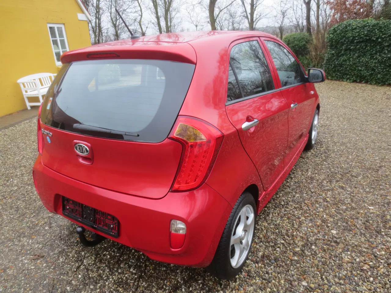 Billede 10 - Kia Picanto 1.0 i År 2011. Med Træk. 