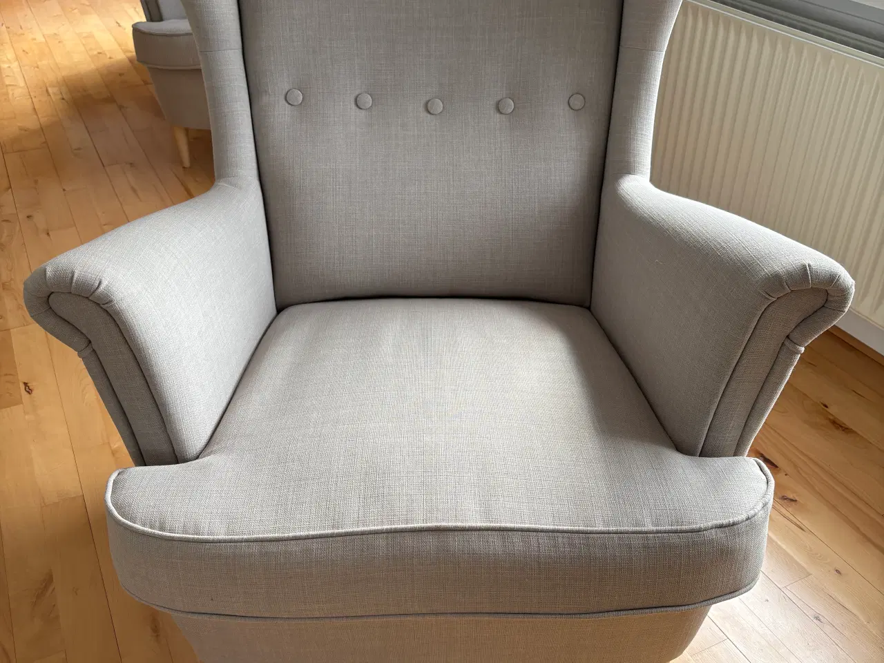 Billede 2 - IKEA Strandmon med sandfarvet tekstil