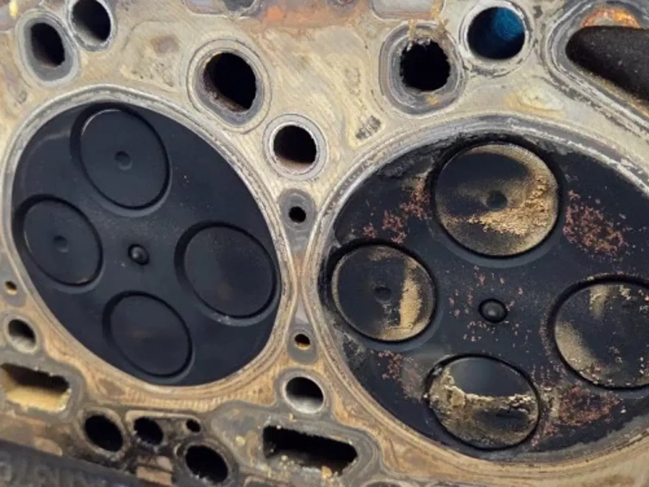 Billede 8 - Case 821E Cylinderhoved 2831279