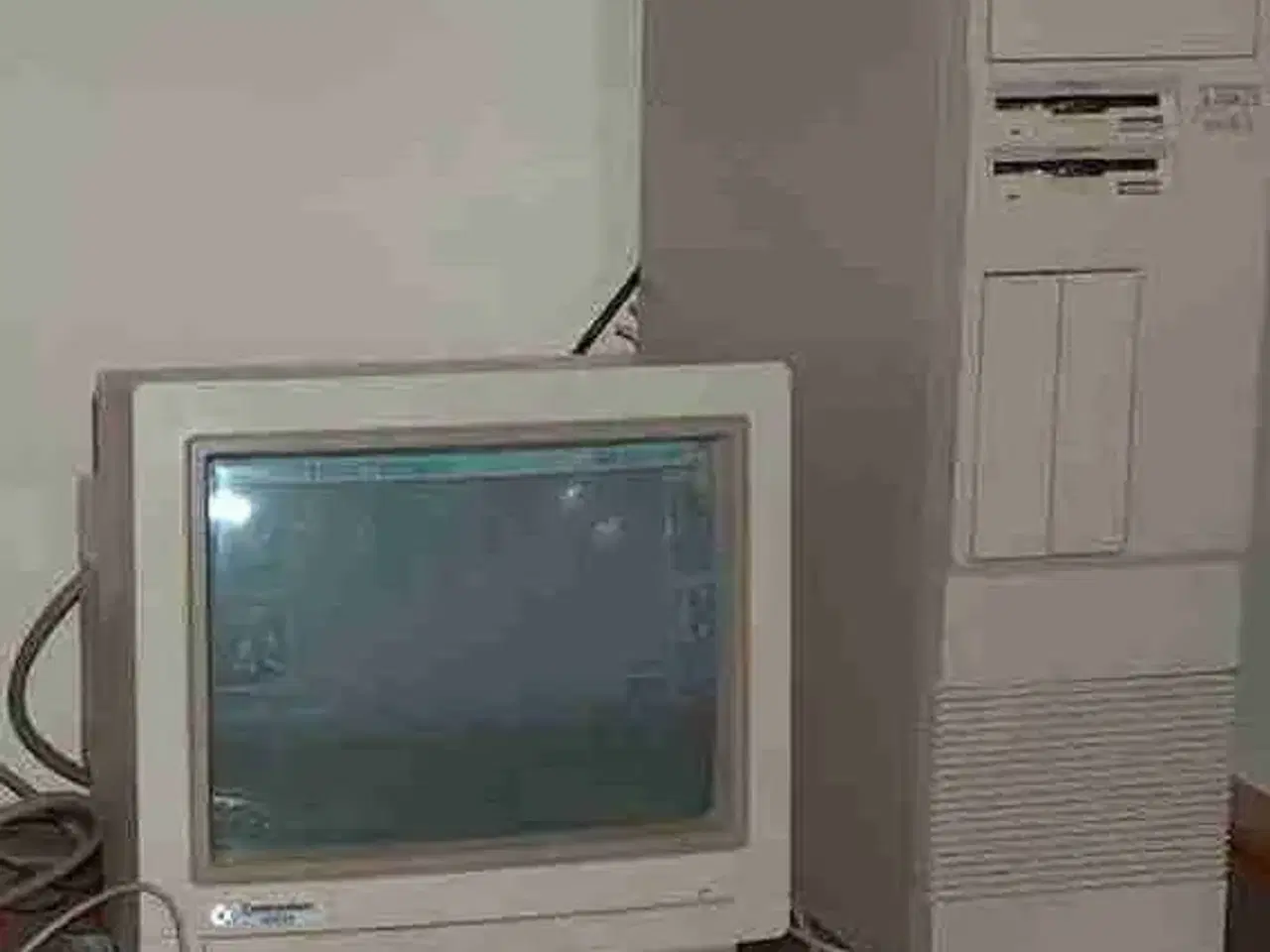 Billede 1 - KØBES Amiga 2000 & 3000T (Commodore)