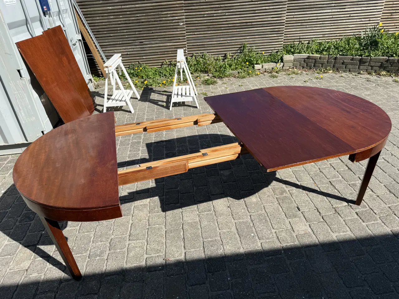 Billede 6 - Rundt spisebord m/3 tillægsplader 