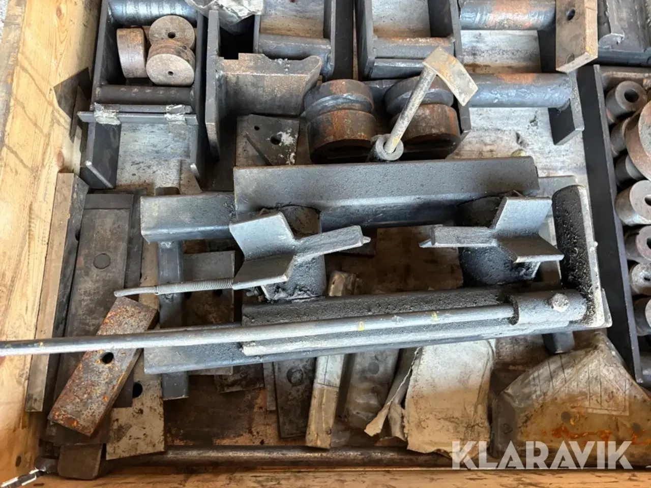 Billede 8 - Lot med udstandsning udstyr 1 palle