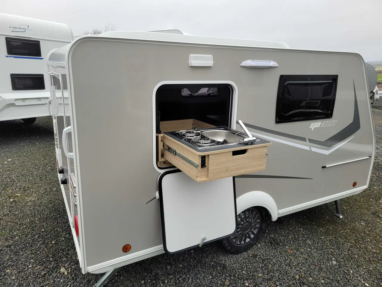 Billede 1 - 2026 Mini 300..perfekt til elbil..hævetag