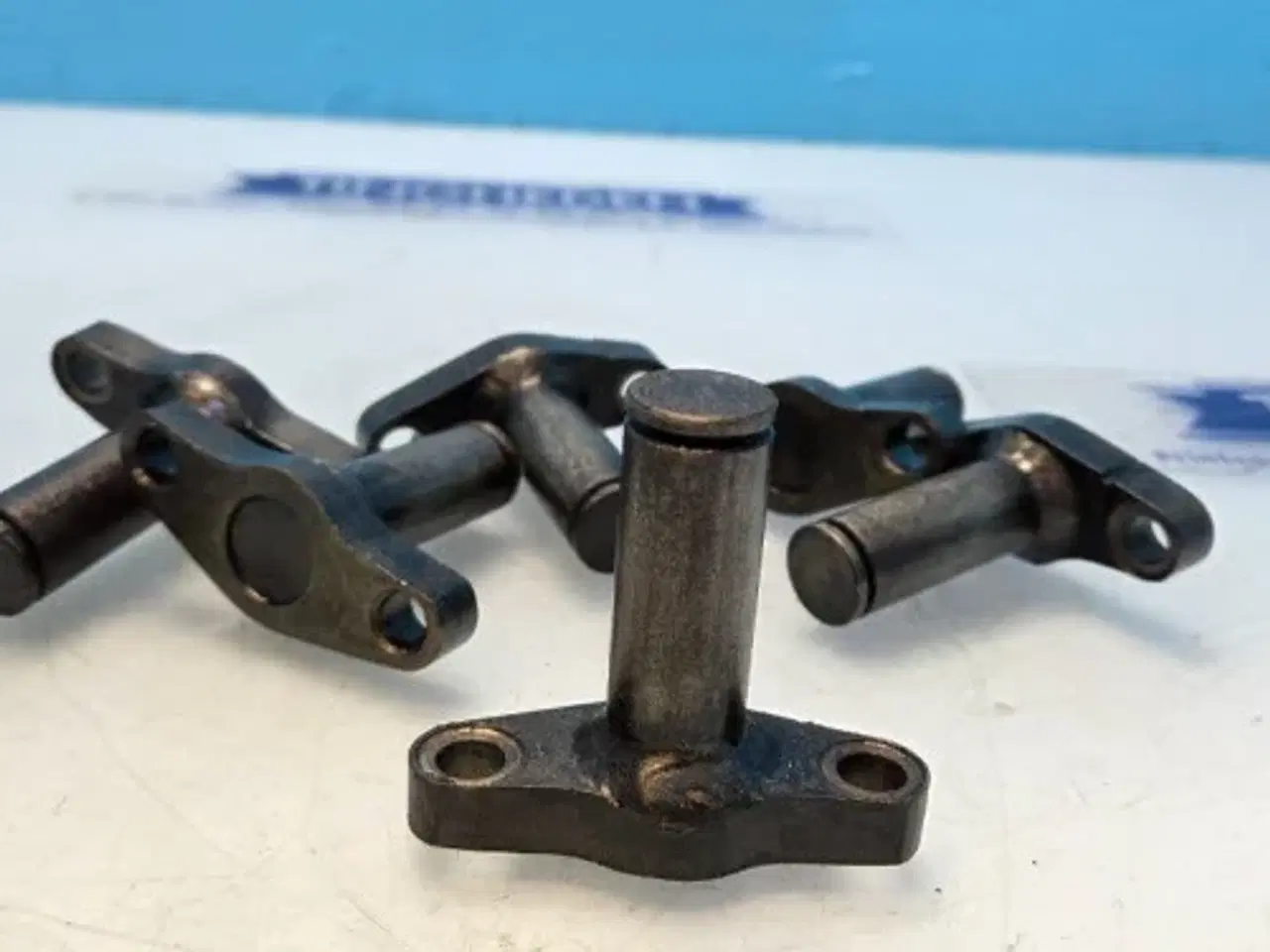 Billede 7 - Iveco F3AE0684D Afstandsstykke 504001460  6Stk