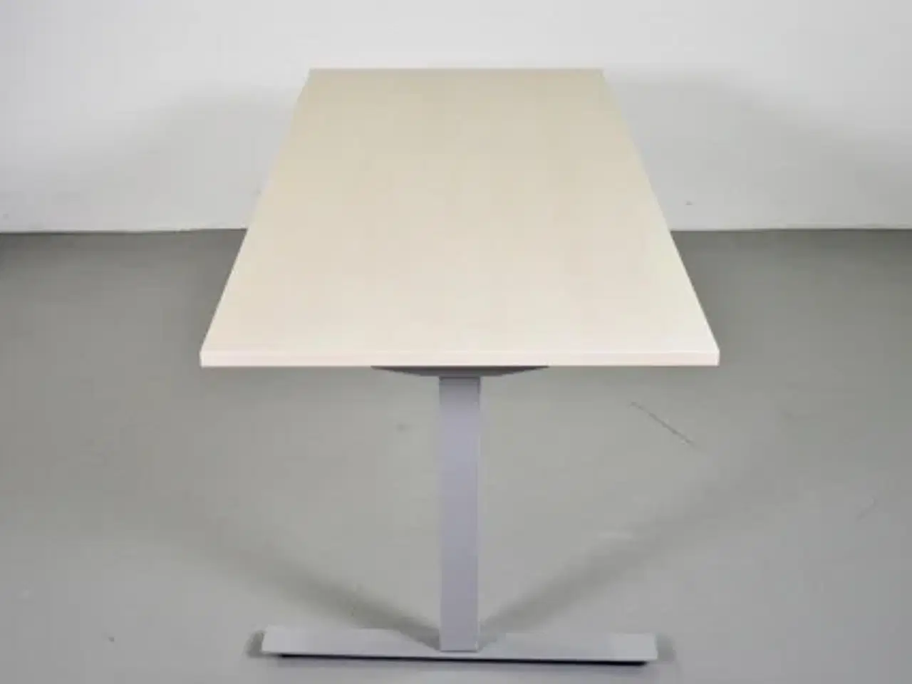 Billede 4 - Efg hæve-/sænkebord i birk, 180 cm.