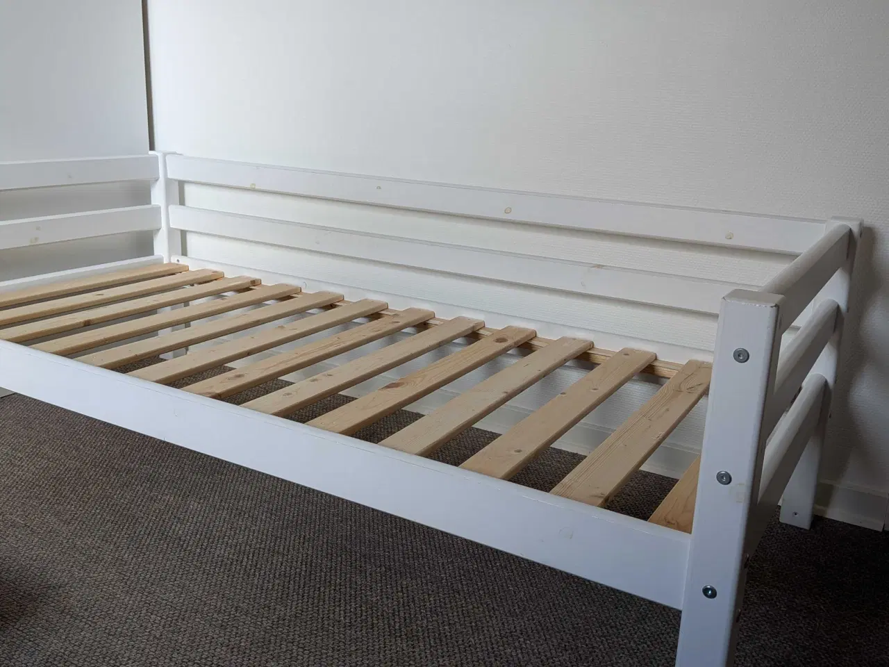 Billede 2 - Juniorseng 70 x 160 cm, inkl. madras