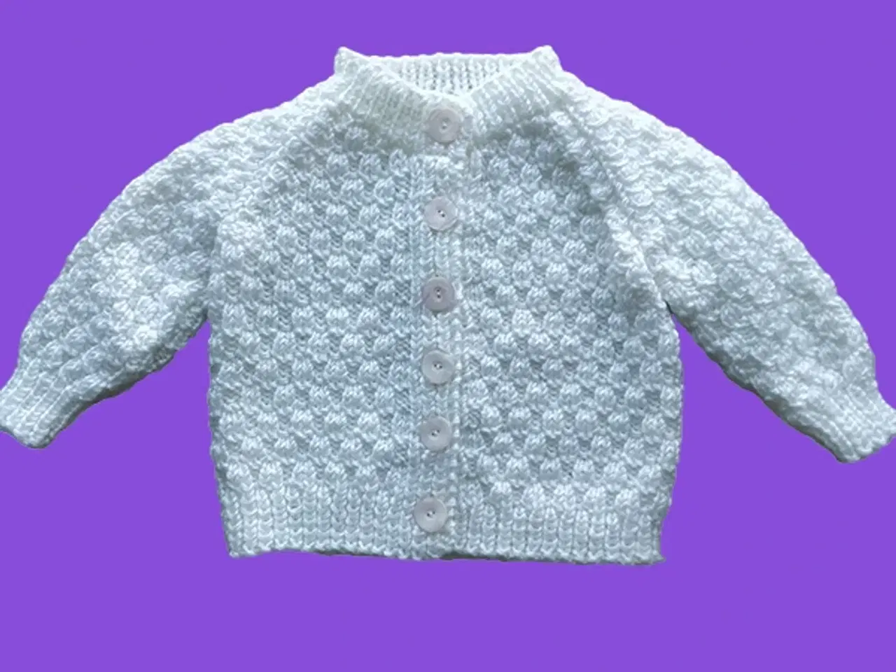 Billede 4 - håndlavede hvid baby cardigan sweater, str. 80
