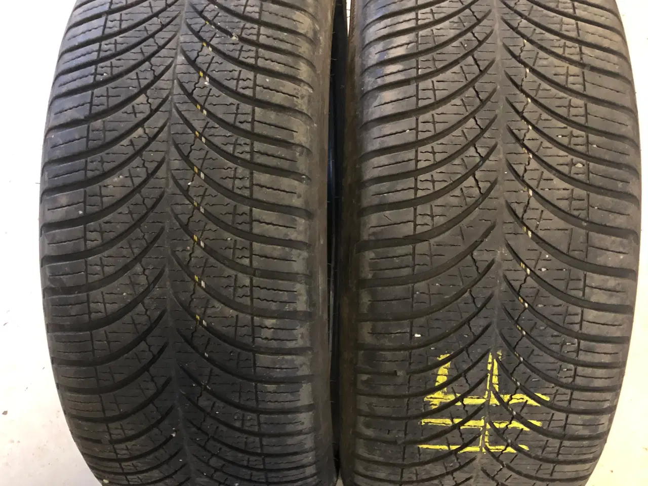 Billede 1 - Goodyear helårsdæk 18”