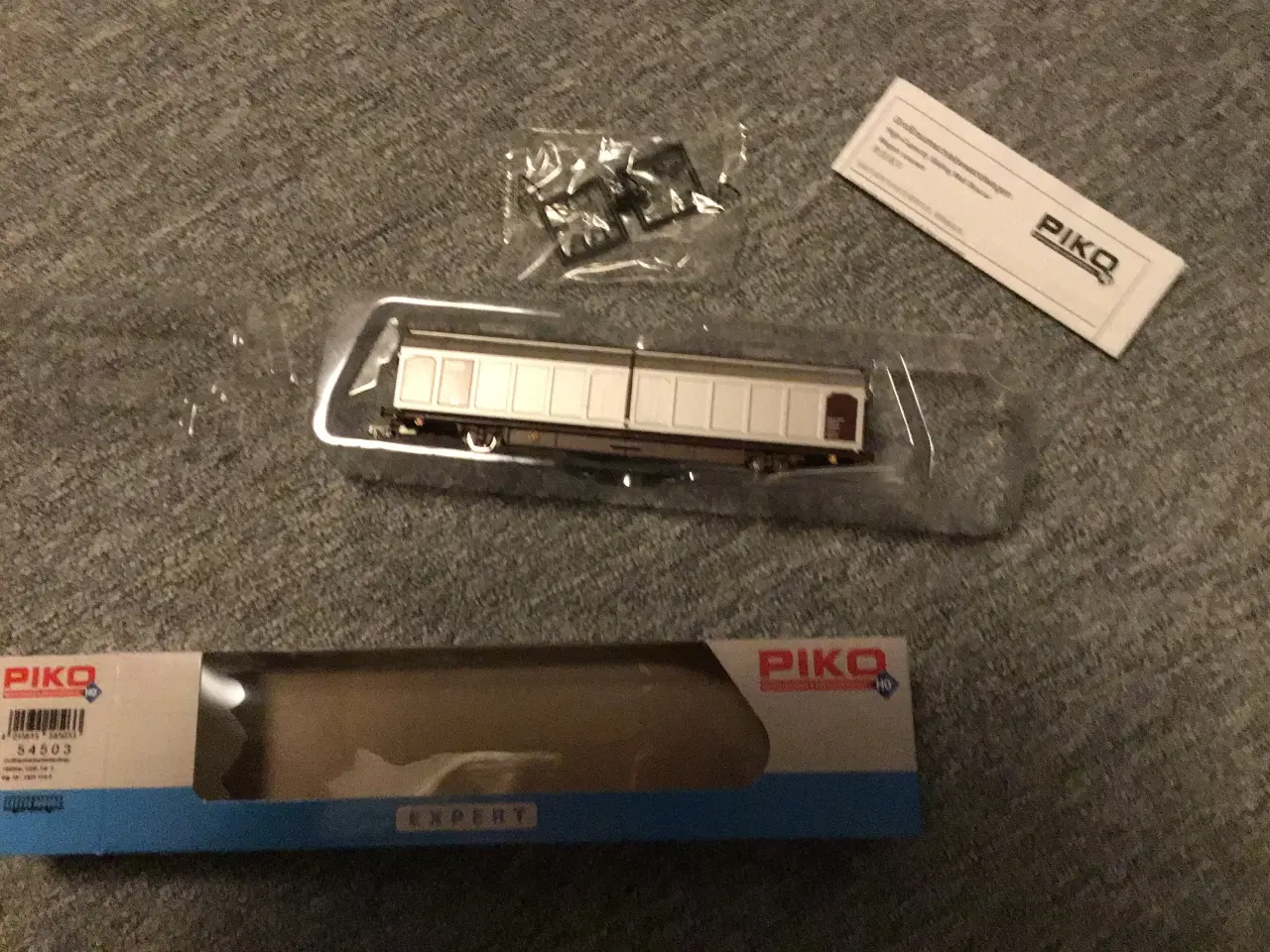 Billede 6 - DSB Piko Expert godsvogn i sølv. H0 1:87