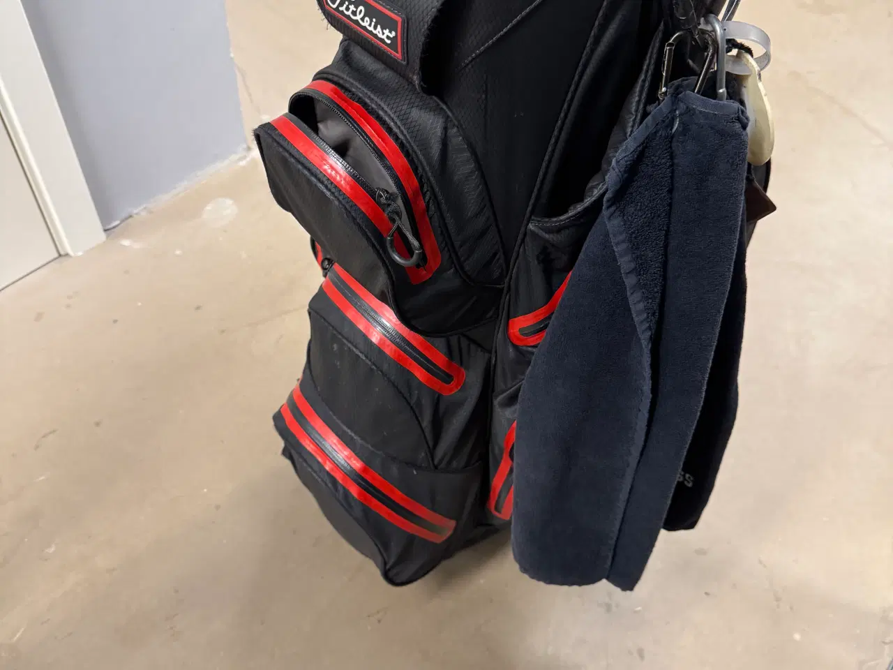 Billede 2 - Titleist 14 staydry vognbag vandtæt sort/rød