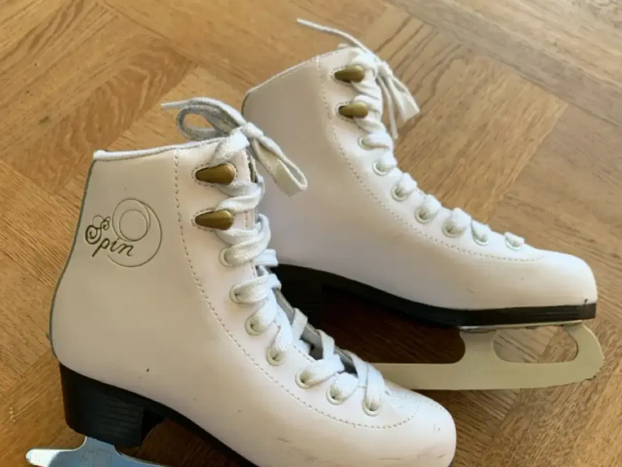 Billede 1 - Skøjter bortgive 
