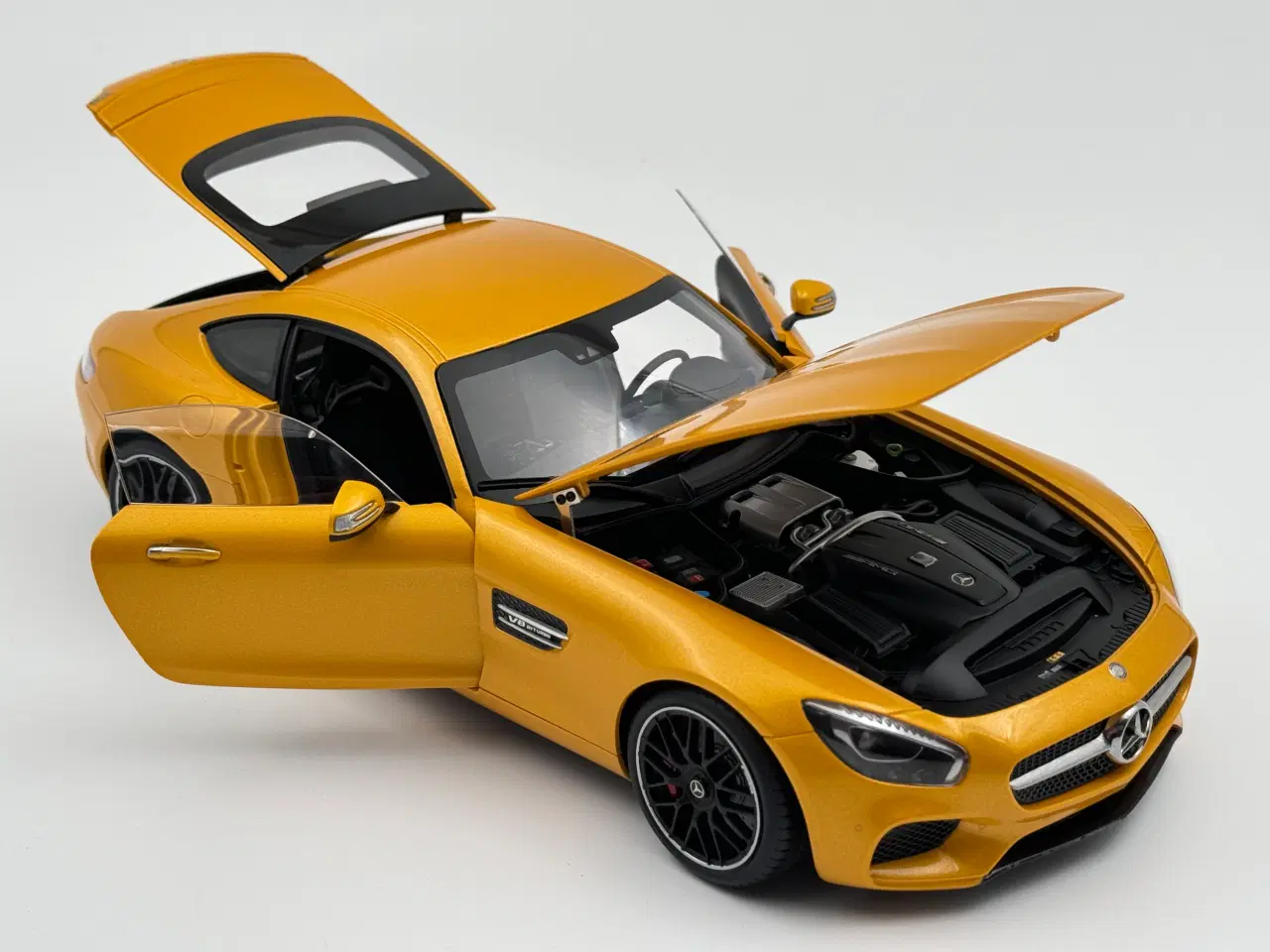 Billede 5 - 2015 Mercedes-AMG GT S - AUTOart - 1:18