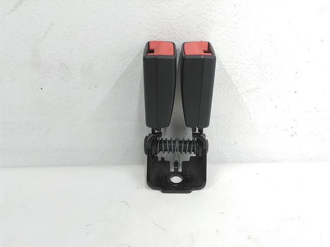 Billede 1 - Sikkerhedssele-lås bag midt B72117341687 BMW X3 (F25) X4 (F26)