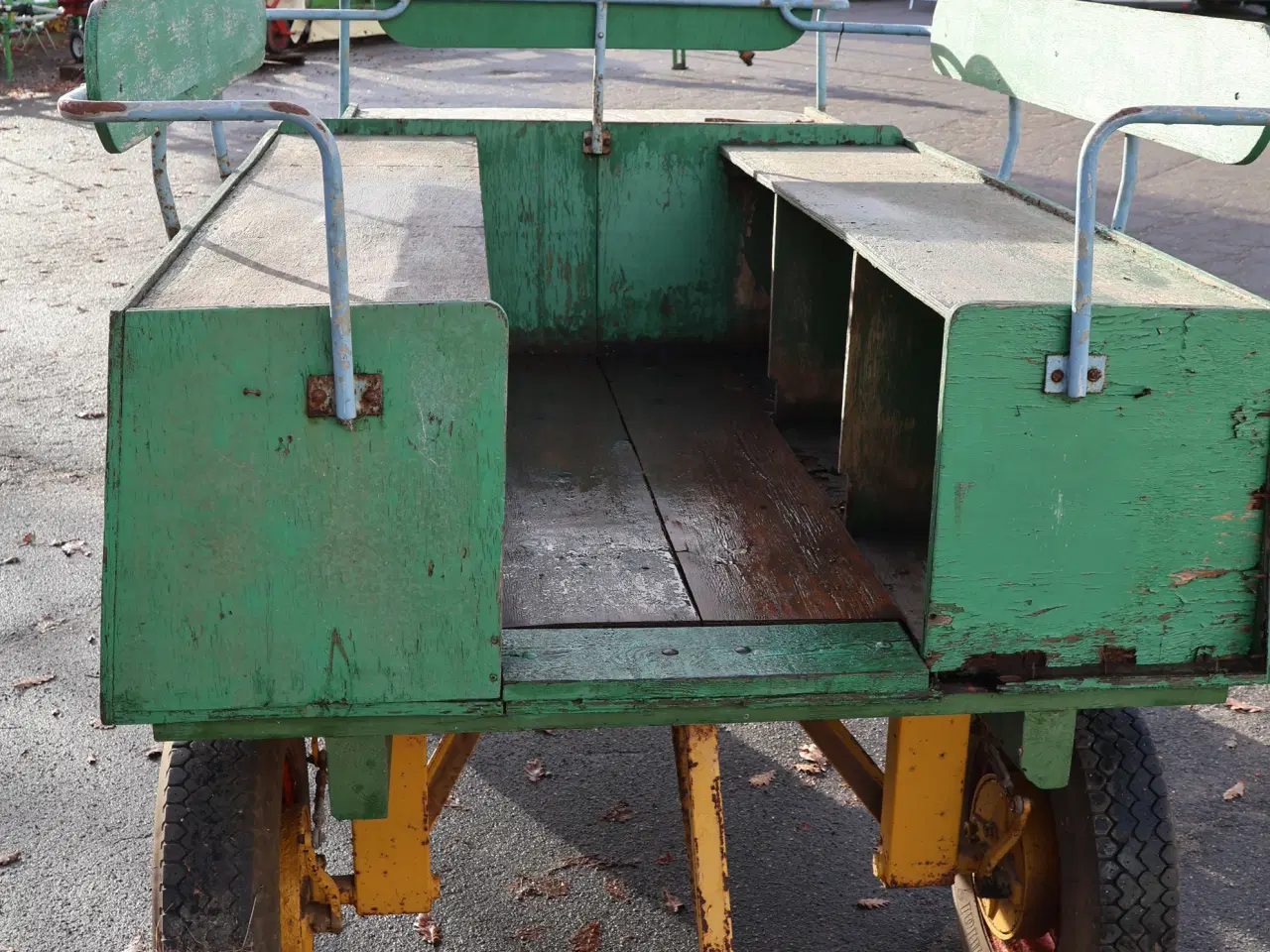 Billede 6 - Gl 4 hjulet gummivogn m/drejekrans