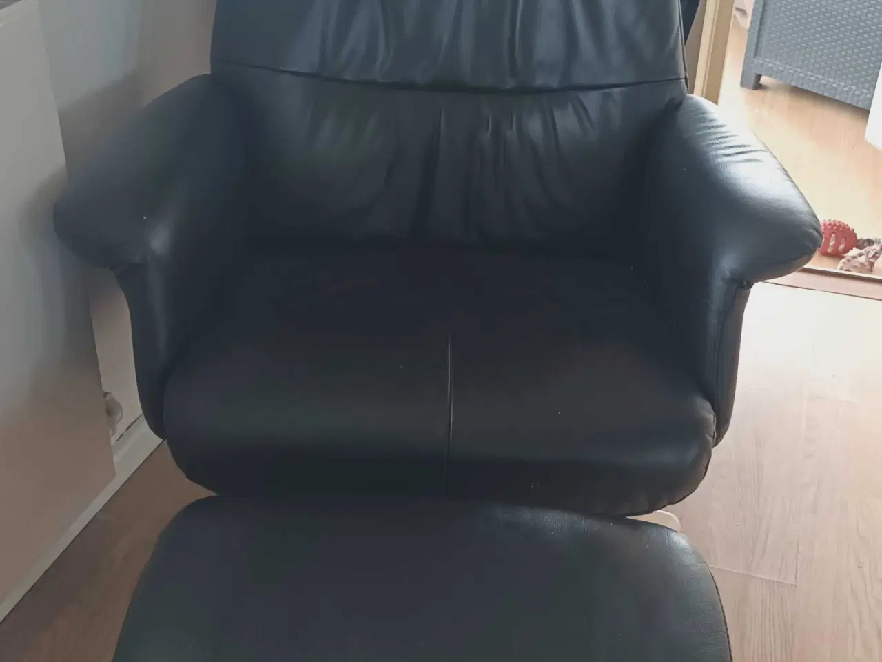 Billede 1 - Lænestol med skammel