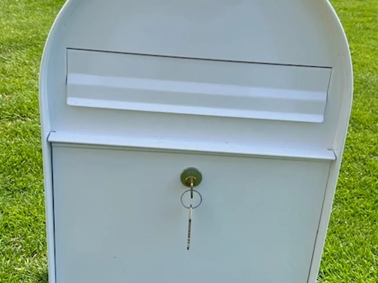Billede 1 - Hvid postkasse