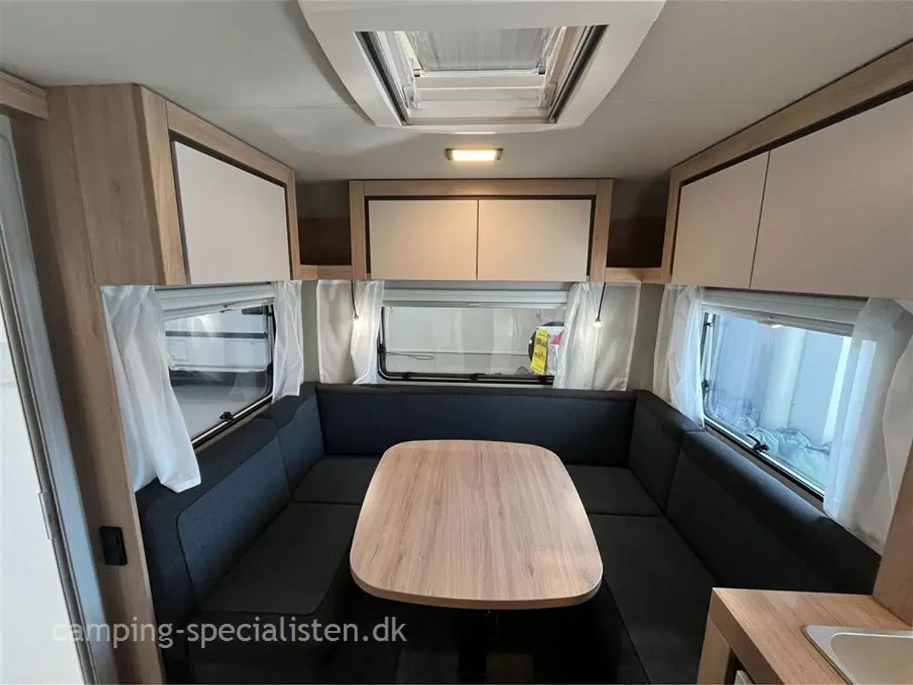 Billede 5 - 2025 - Knaus Sport 450 FU   Knaus Sport 450 FU model 2025 - kan ses nu hos Camping-Specialisten.dk