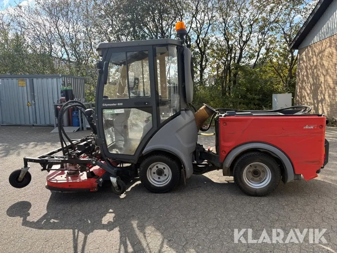 Billede 8 - Redskabsbærer Hako 1470 citymaster 600 med klipper og kost