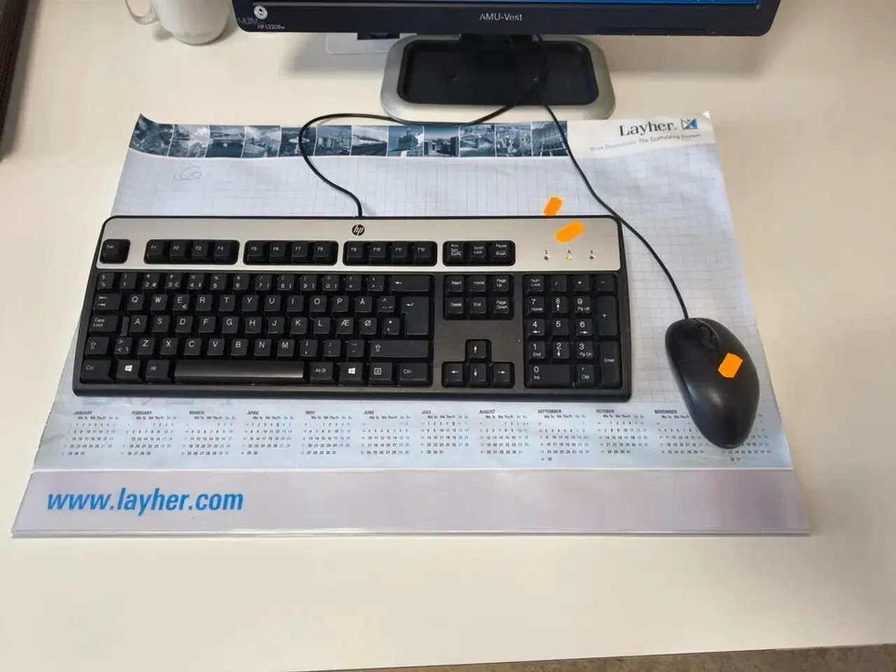Billede 1 - Skærm 22" m. tastatur HP L2206w (PC medfølger ikke)