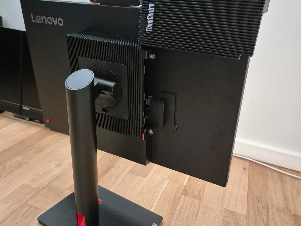 Billede 7 - Lenovo ThinkCentre Tiny-In-One 24" G5