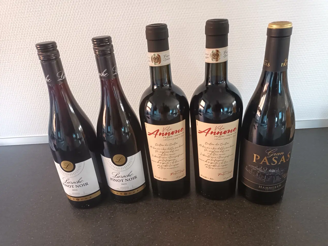 Billede 1 - Rødvin 5 flasker god vin. Samlet 250 kr.