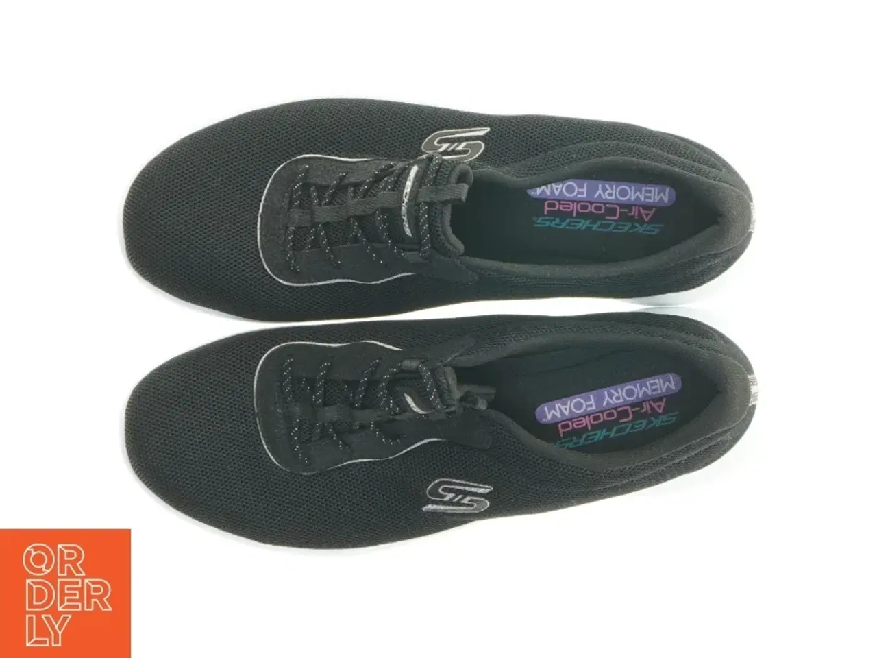 Billede 4 - UBRUGTE Sorte Air cooled Memory Foam sneakers fra Skechers (str. 41)