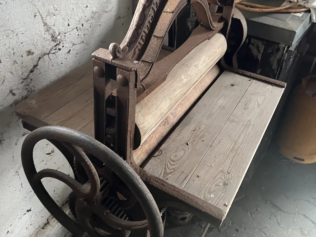 Billede 3 - Tøjpresser antik