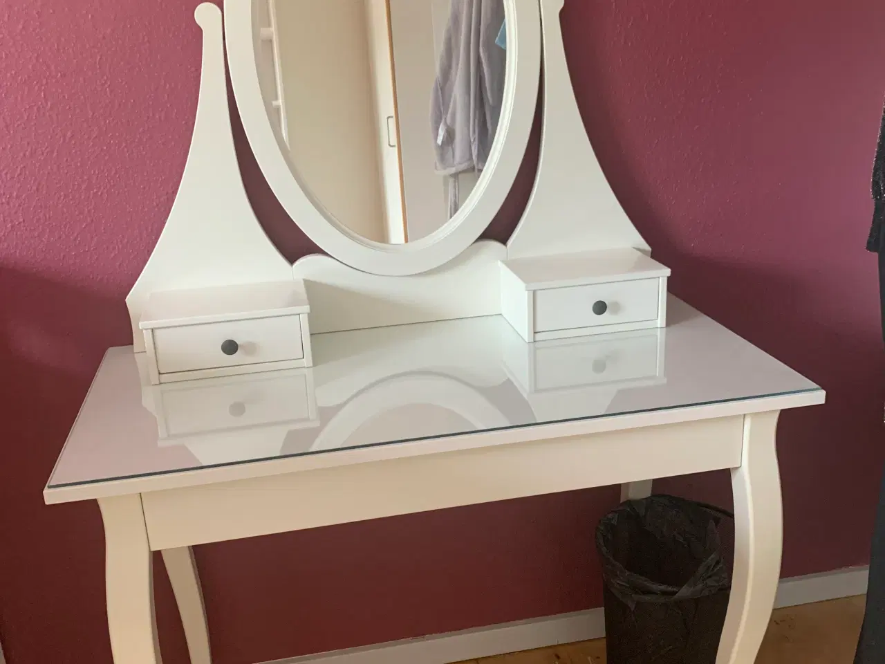 Billede 1 - Ikea sminkebord samlet 