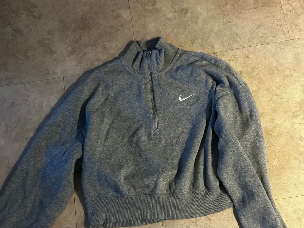 Billede 3 - Sælger 4 sweatshirts