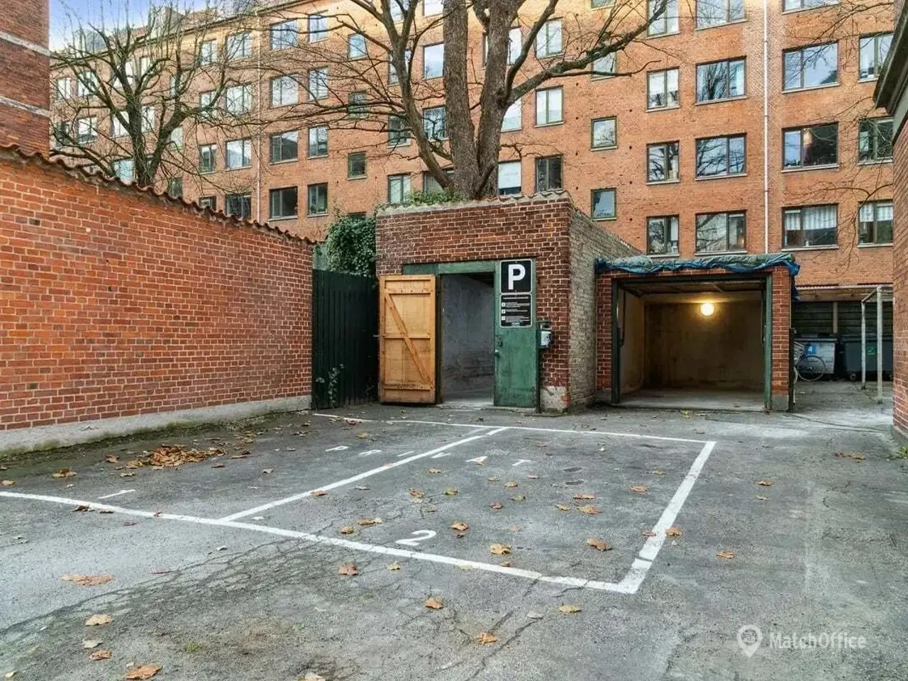 Billede 1 - Garage med tilhørende p-plads på Dr. Abildgaards Allé