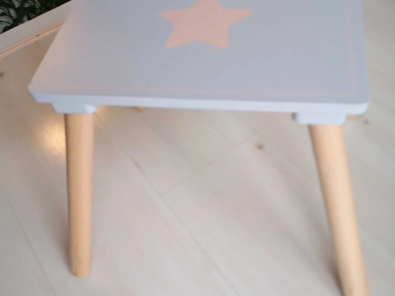 Billede 1 - Skammel / taburet / børne bord 