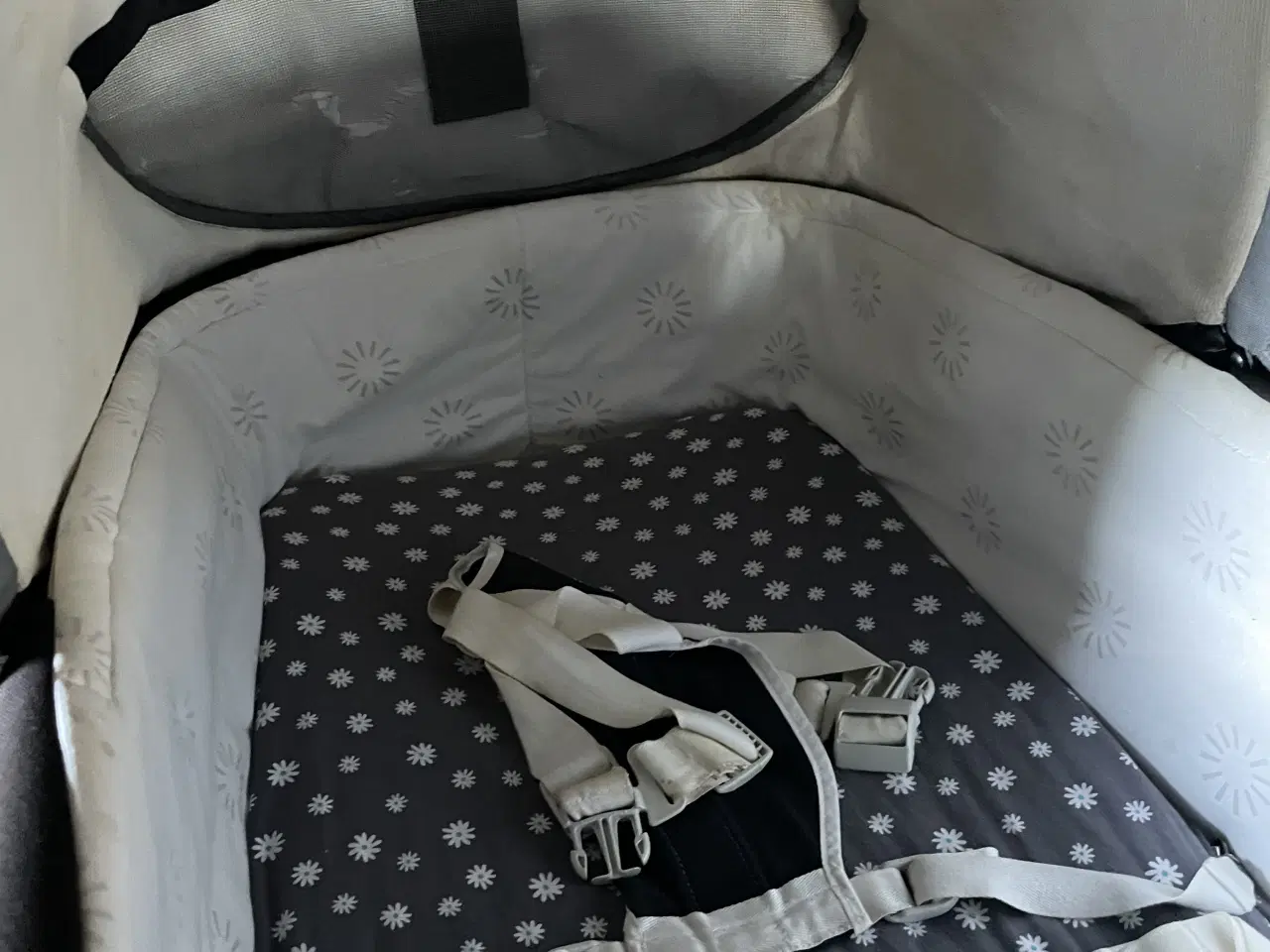 Billede 5 - Stald barnevogn og klapvogn 