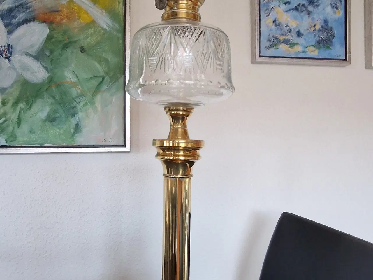 Billede 1 - Olielampe med en højde på 90 cm.