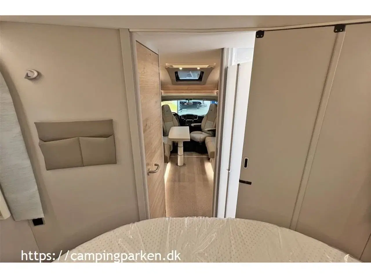 Billede 15 - 2023 - Dethleffs Pulse Classic T 7051 DBL Lækker jubilæumsudgave med meget udstyr, queens bed og Face-to-face-siddegruppe