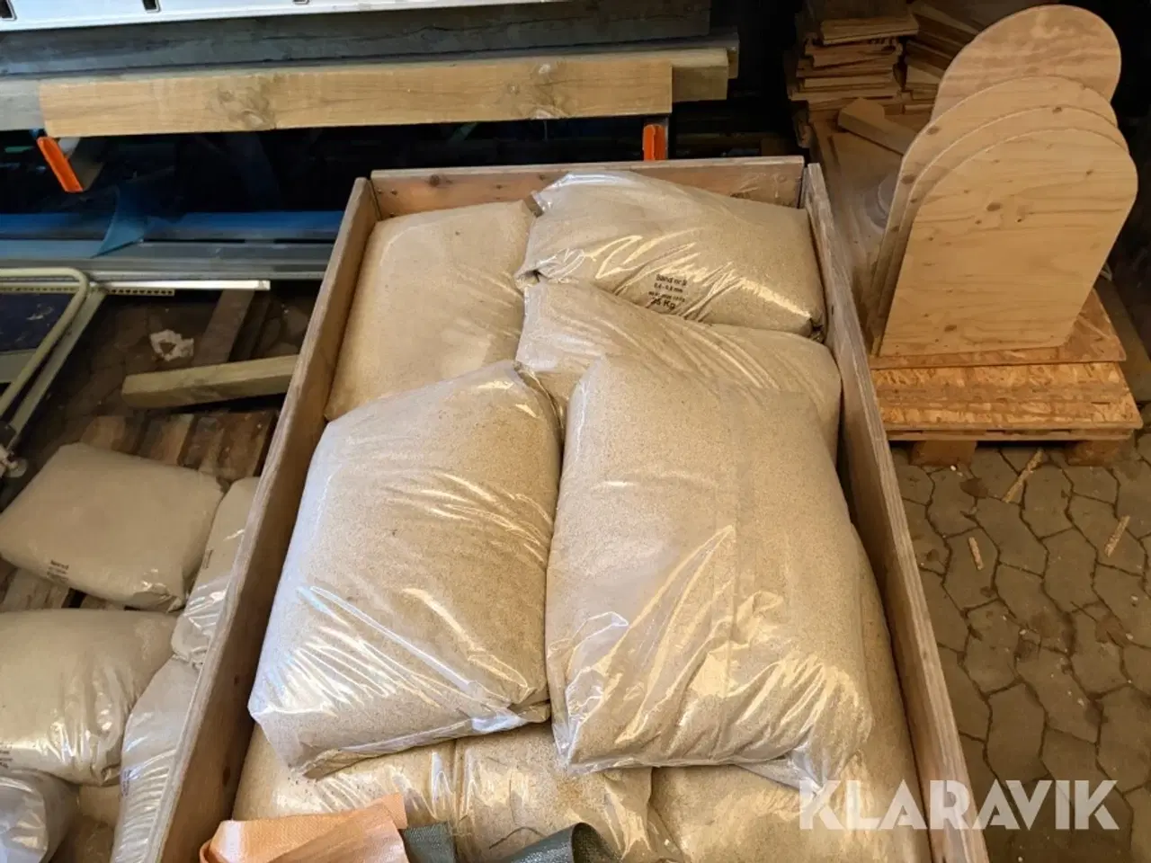 Billede 3 - Sand i poser cirka 25 styk