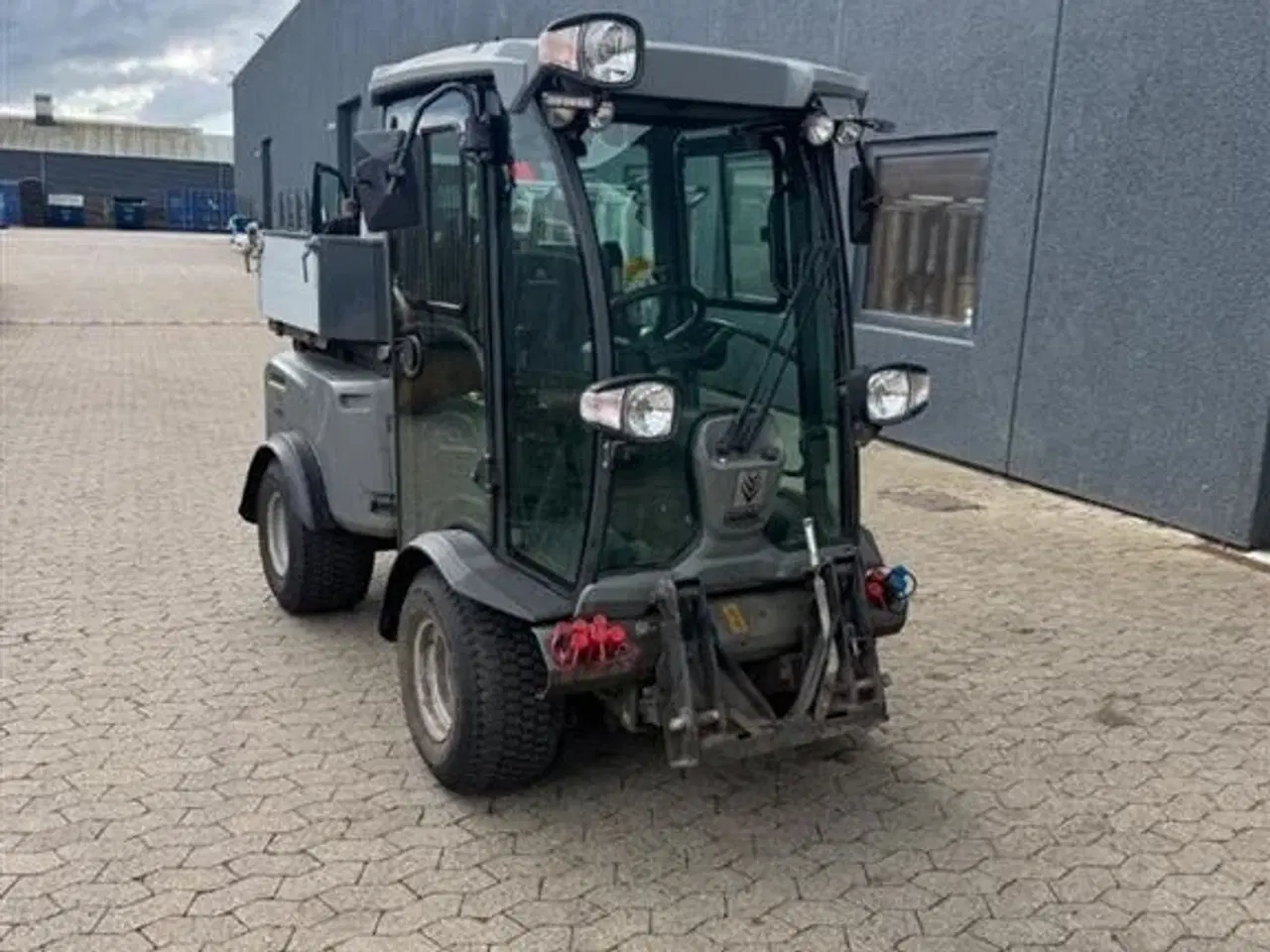 Billede 1 - - - - Redskabsbærer Karcher Mic 50