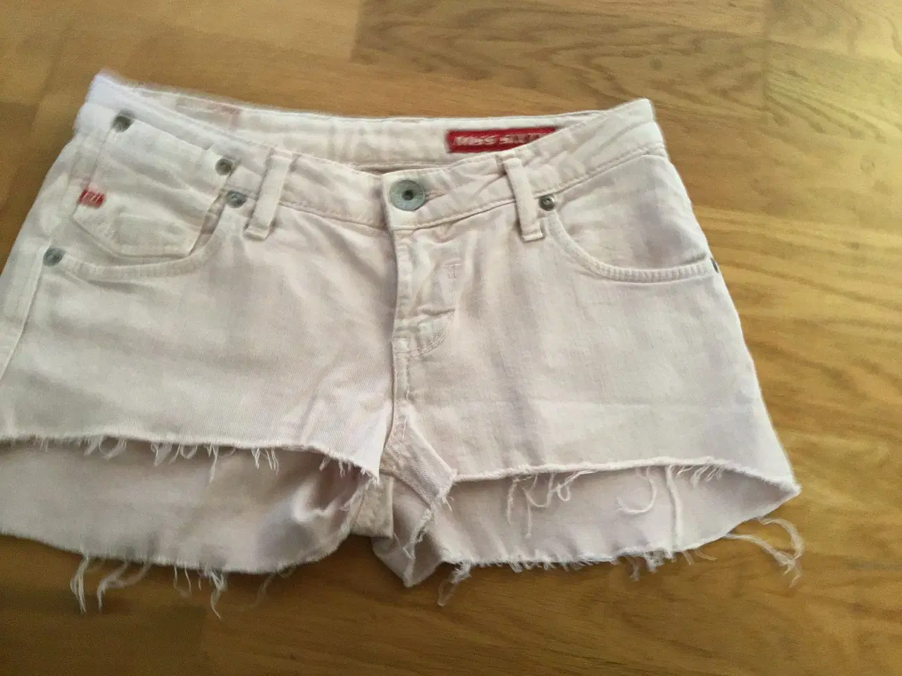 Billede 2 - Shorts. Miss Sixty. Str: 25. Lyserøde.