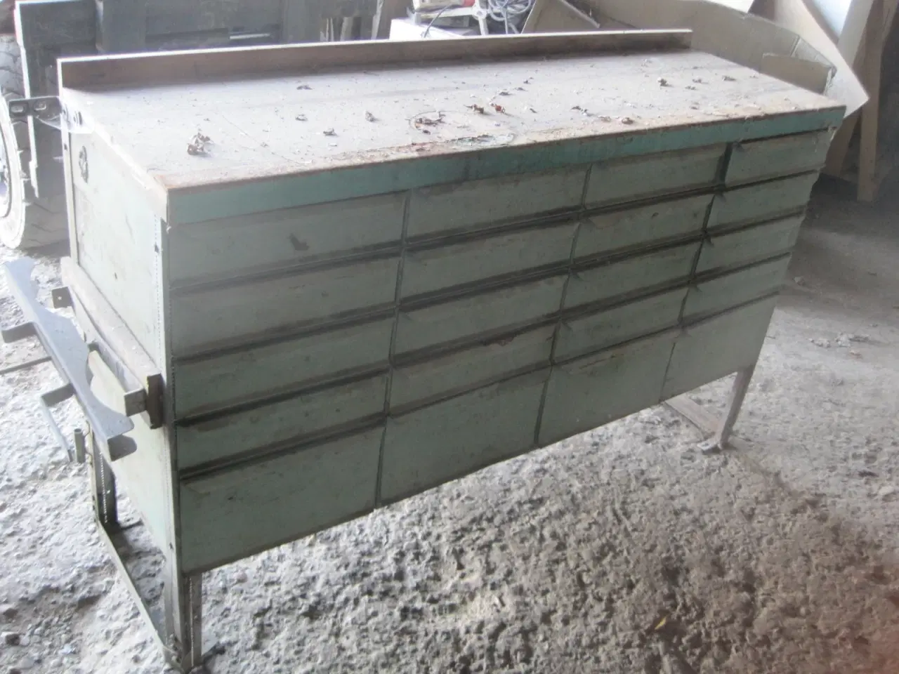 Billede 1 - Bilindretning Værkstedsbord