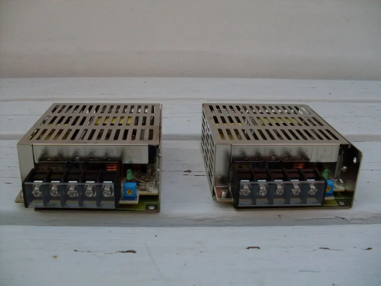 Billede 1 - Strømforsyning, Sunpower 12V 5A