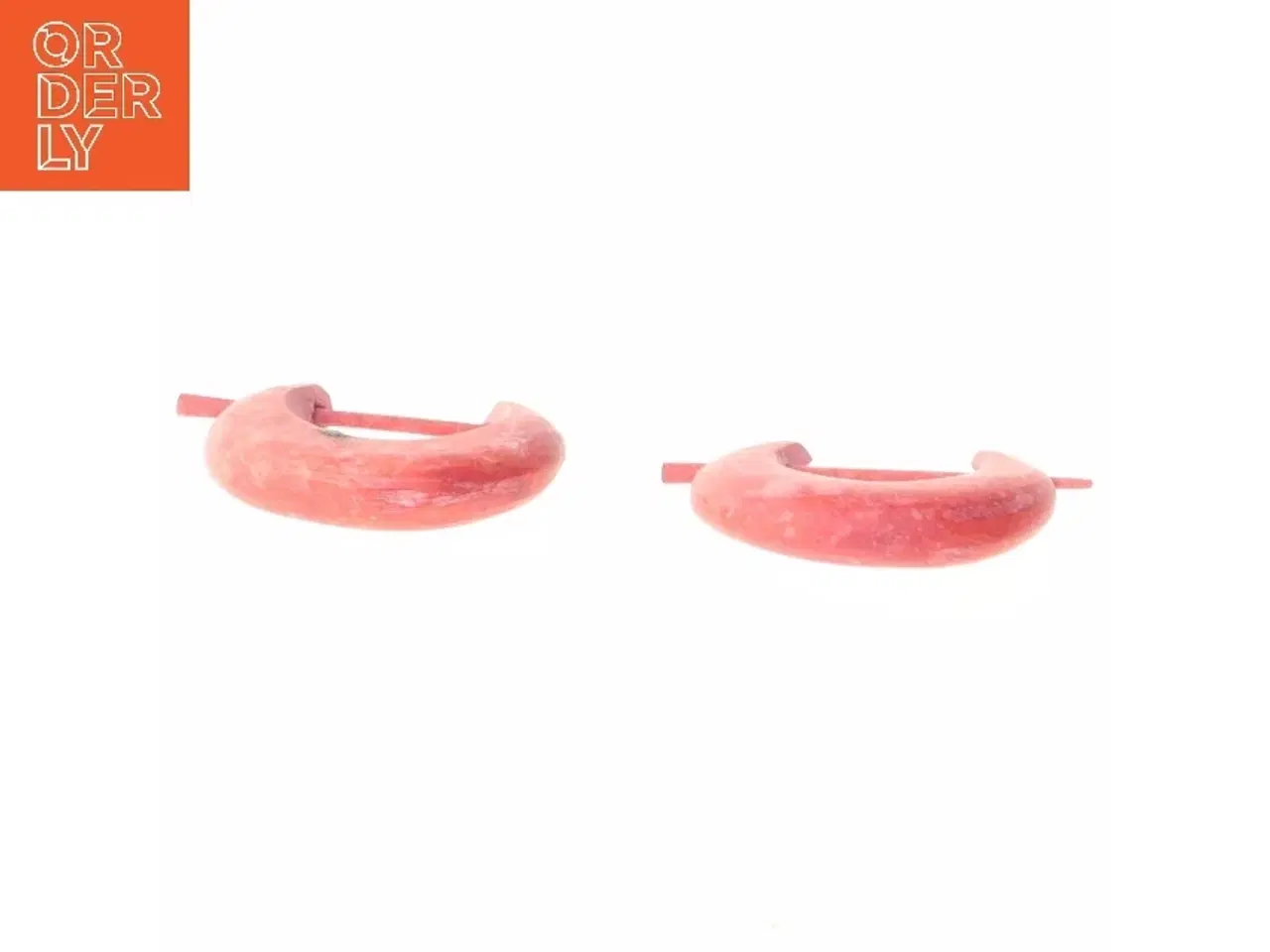 Billede 2 - Røde øreringe i halvmåneform (str. 2 cm)