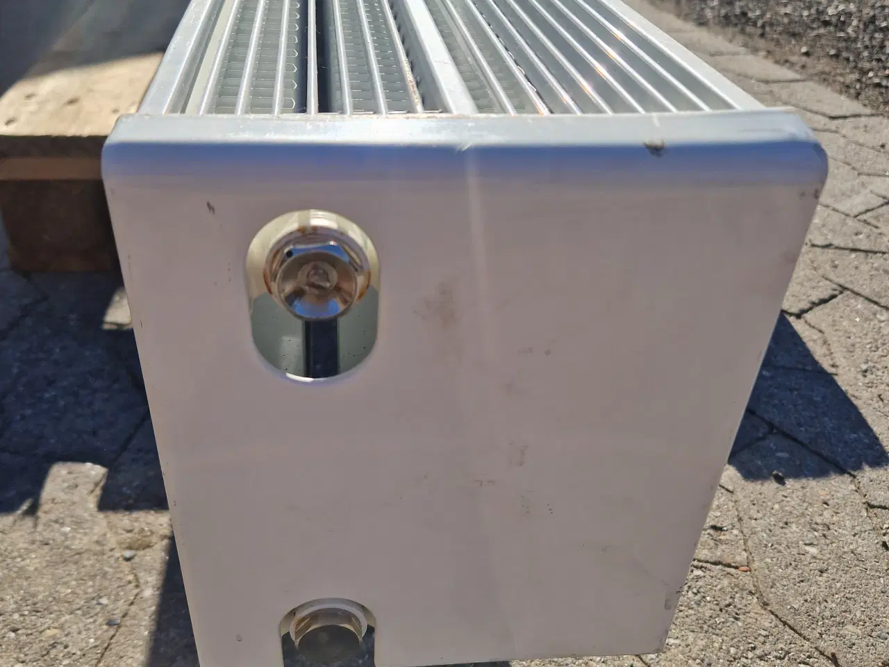 Billede 3 - Gulvradiator 34 lavkonvekter 21×240 22m2