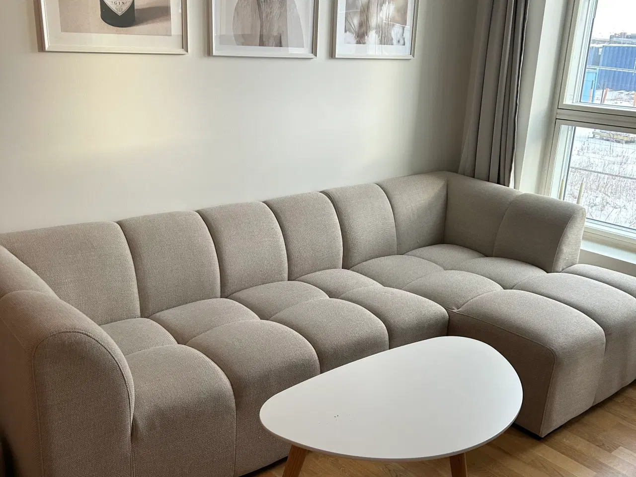 Billede 2 - Beige sofa med chaiselong