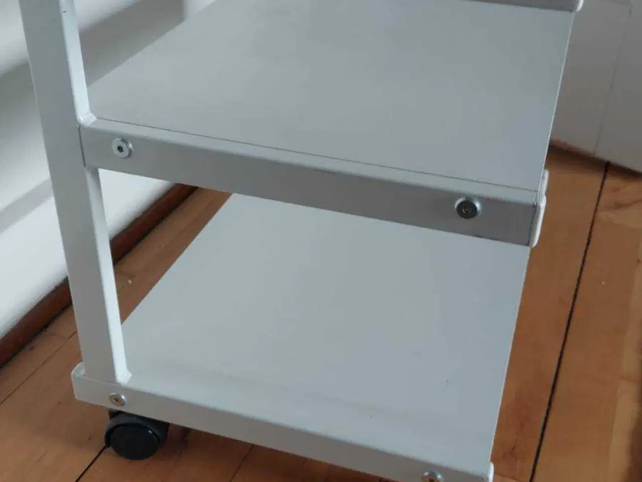 Billede 1 - Tv bord hvid