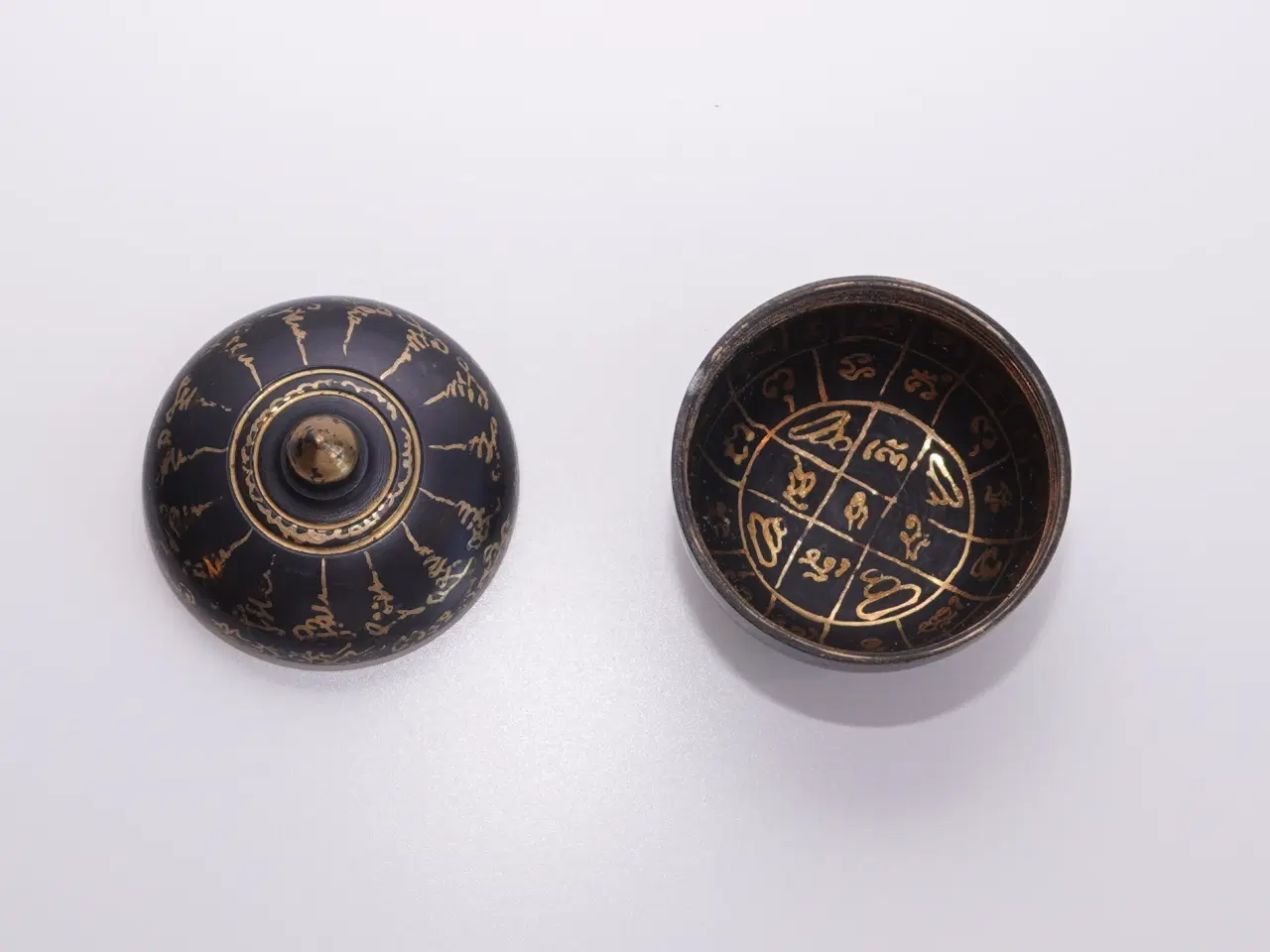 Billede 3 - Buddhistisk amulet lågkrukke i messing