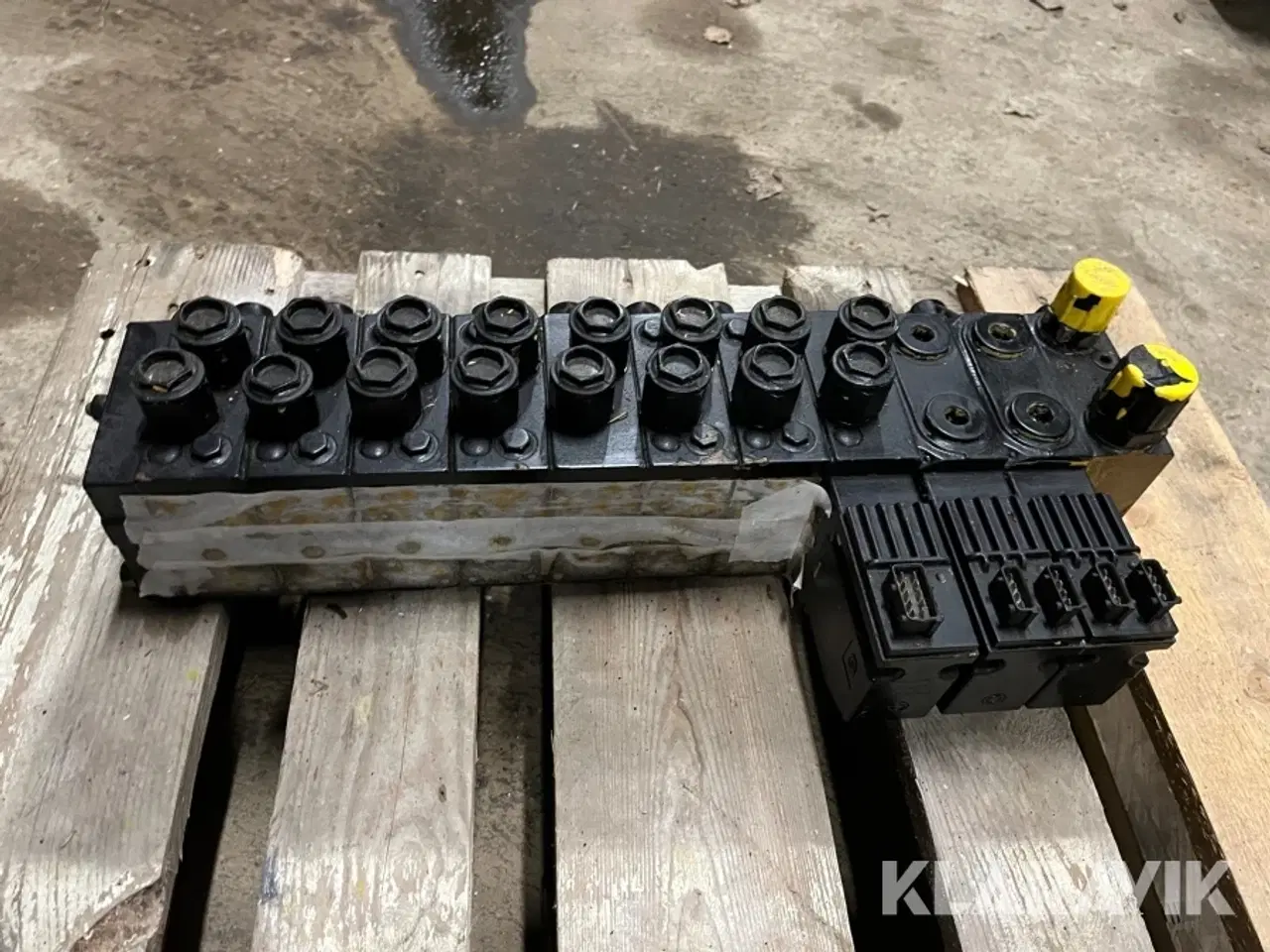 Billede 8 - Ventilblok 10 ventiler Danfoss PVG 32 12 volt