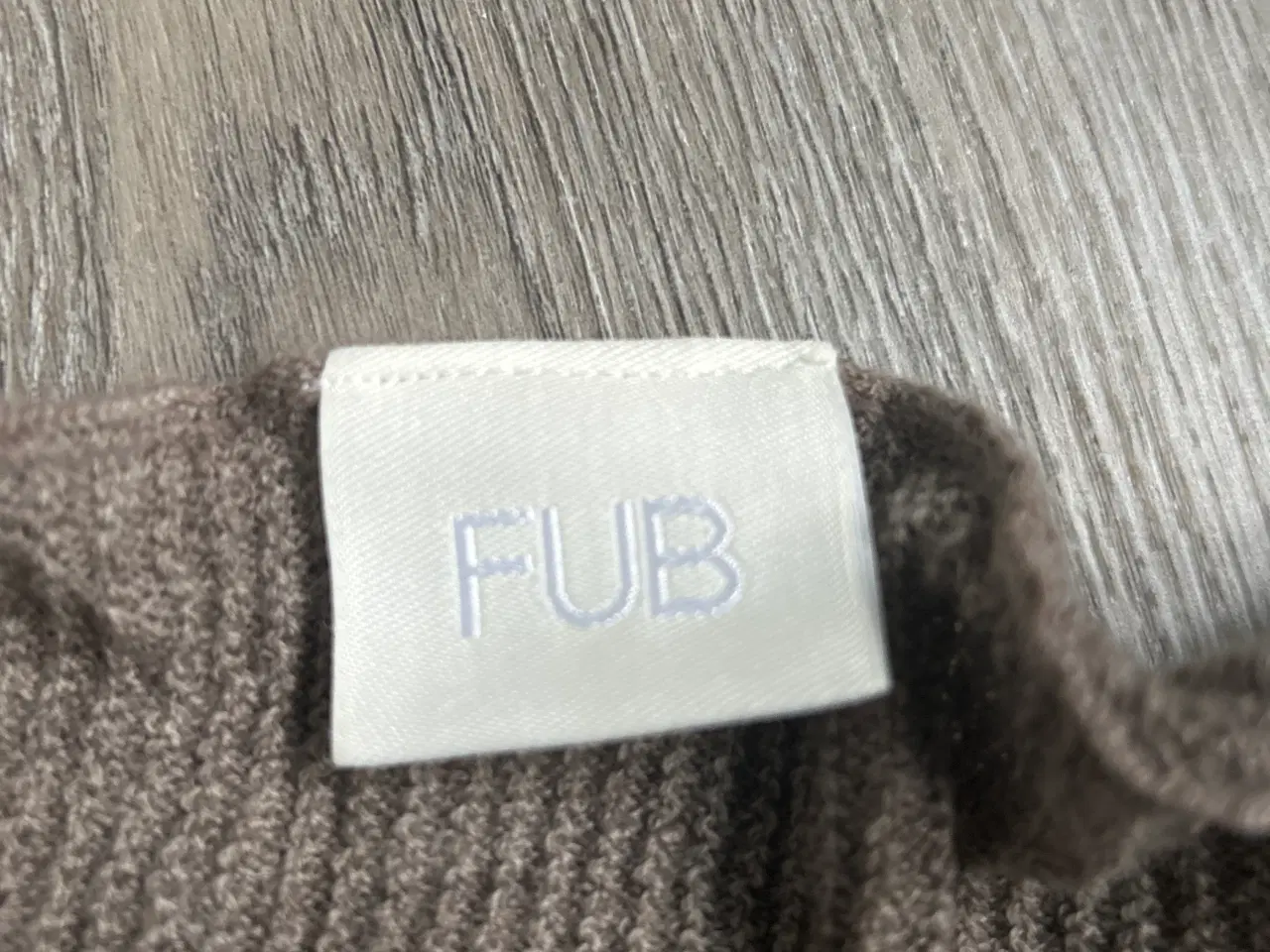 Billede 2 - FUB - uld bluse