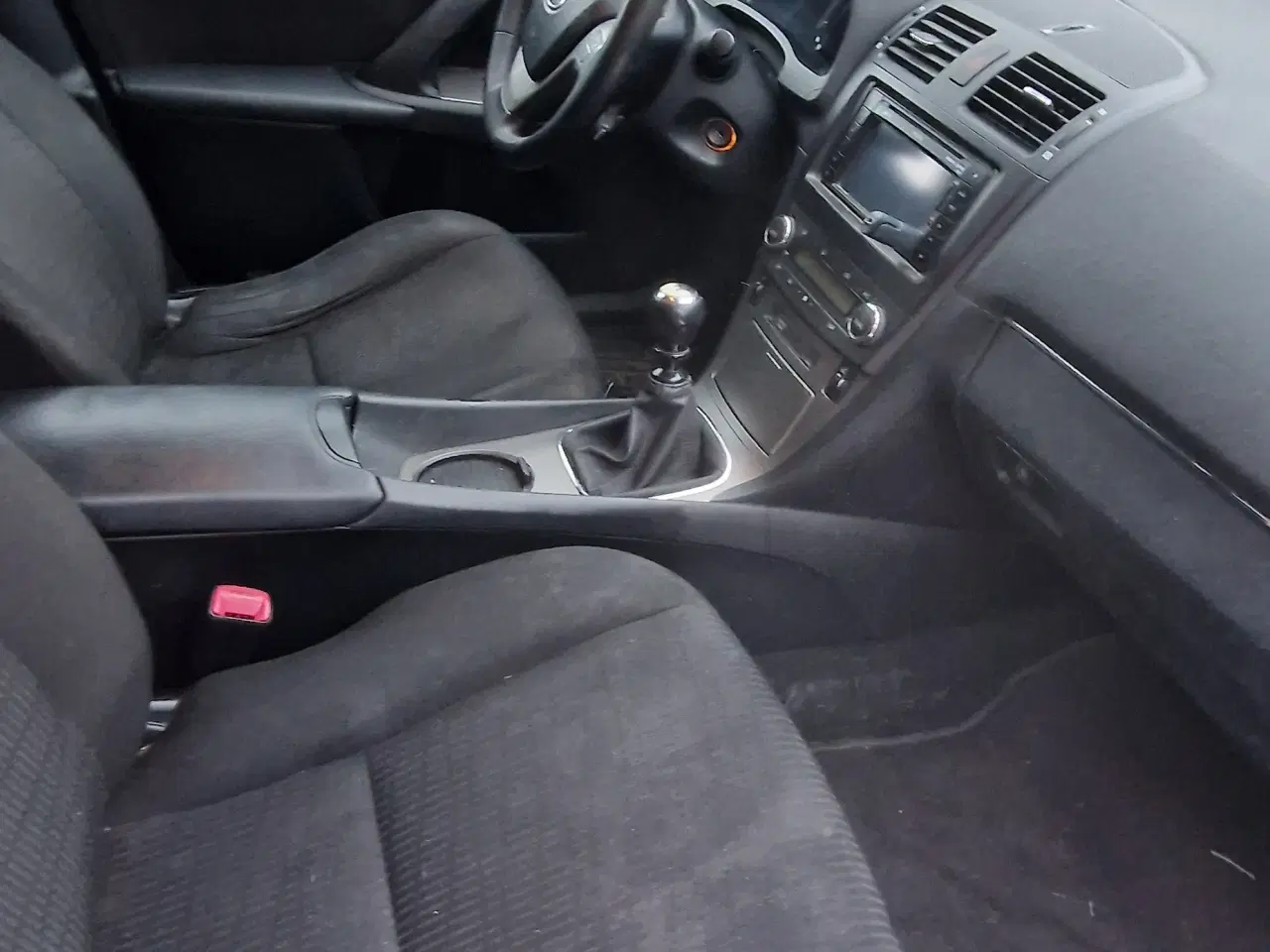 Billede 2 - Toyota Avensis, god stand.